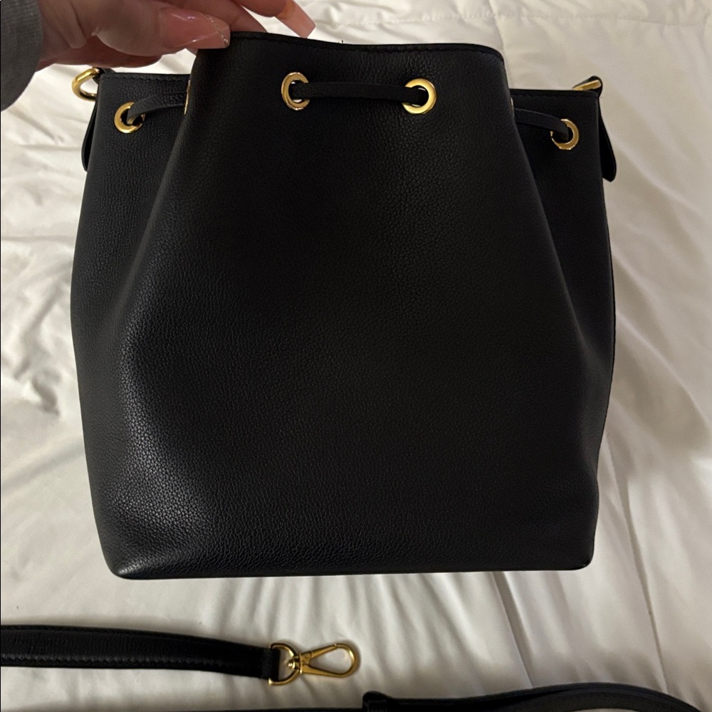 Louis Vuitton Lock Me Bucket bag - Picture 11 of 14